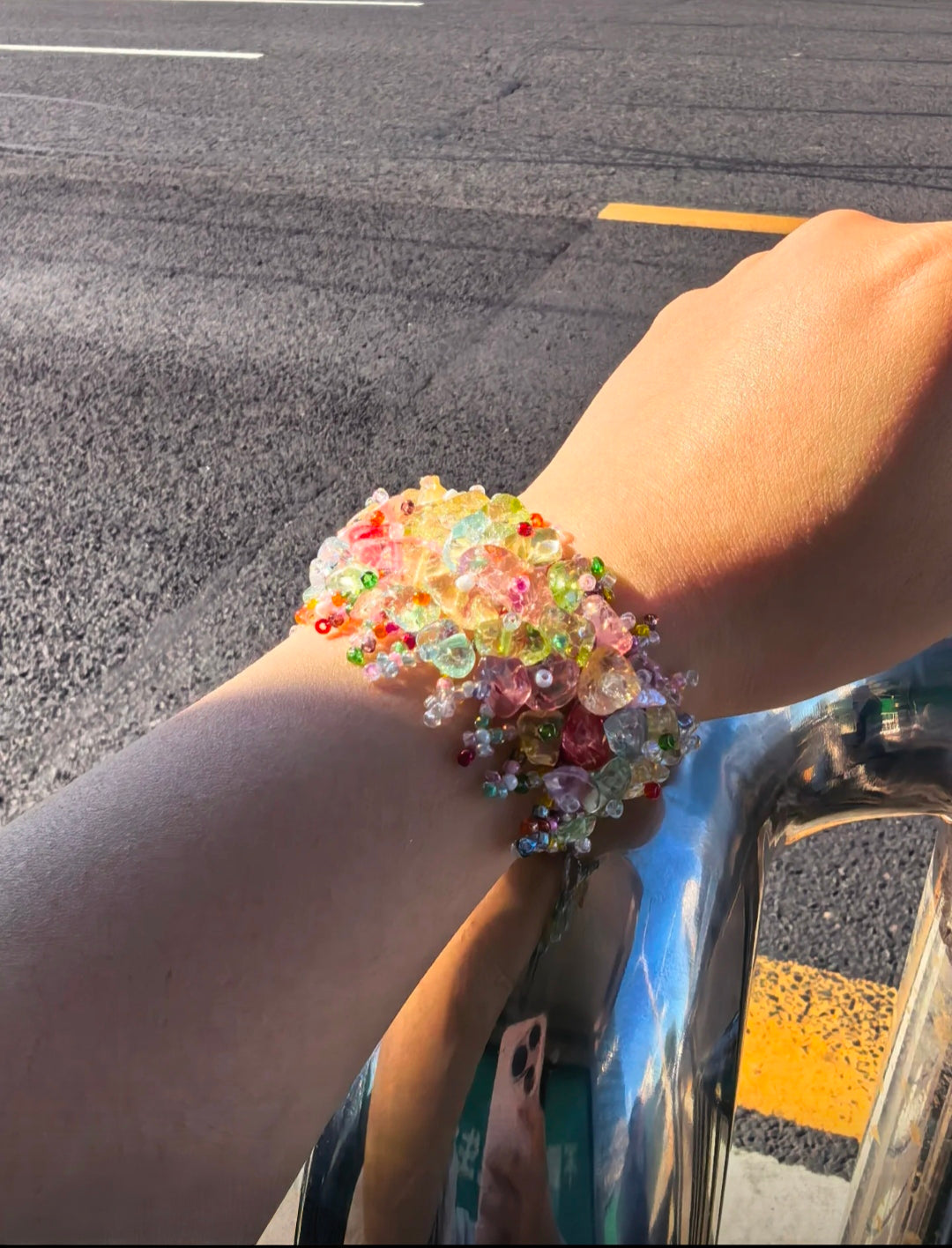 Spring/Summer "Dopamine-style" colorful woven bracelet featuring faux crushed-stone crystals—a sweet, unique, and stylish accessory.