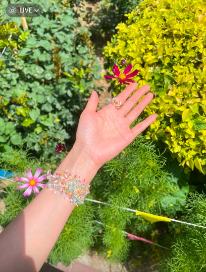 Spring/Summer "Dopamine-style" colorful woven bracelet featuring faux crushed-stone crystals—a sweet, unique, and stylish accessory.