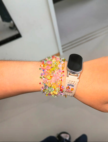 Spring/Summer "Dopamine-style" colorful woven bracelet featuring faux crushed-stone crystals—a sweet, unique, and stylish accessory.