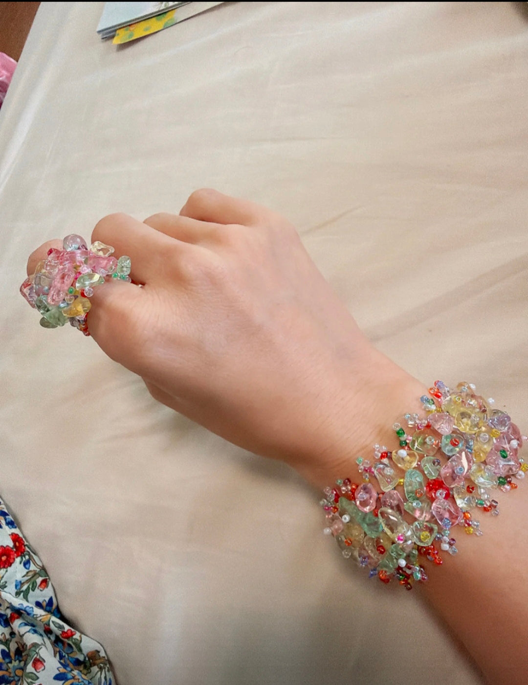 Spring/Summer "Dopamine-style" colorful woven bracelet featuring faux crushed-stone crystals—a sweet, unique, and stylish accessory.