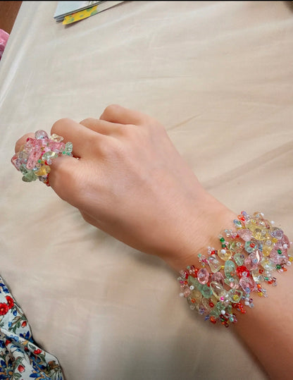 Spring/Summer "Dopamine-style" colorful woven bracelet featuring faux crushed-stone crystals—a sweet, unique, and stylish accessory.