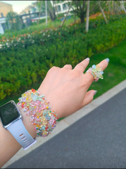 Spring/Summer "Dopamine-style" colorful woven bracelet featuring faux crushed-stone crystals—a sweet, unique, and stylish accessory.